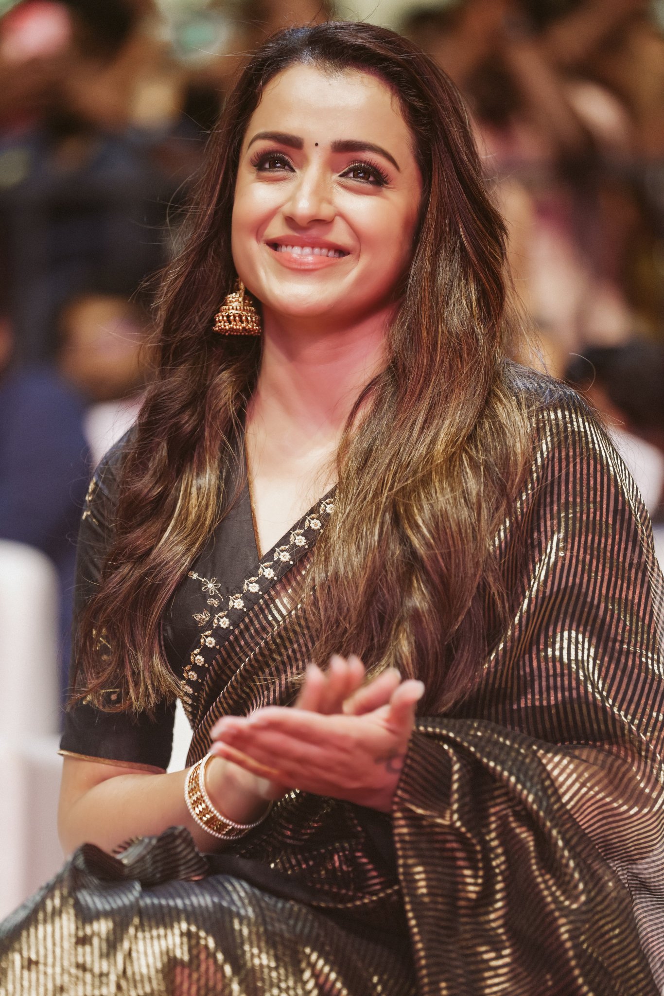 trisha tamil movie actress cute smiling best photos pics