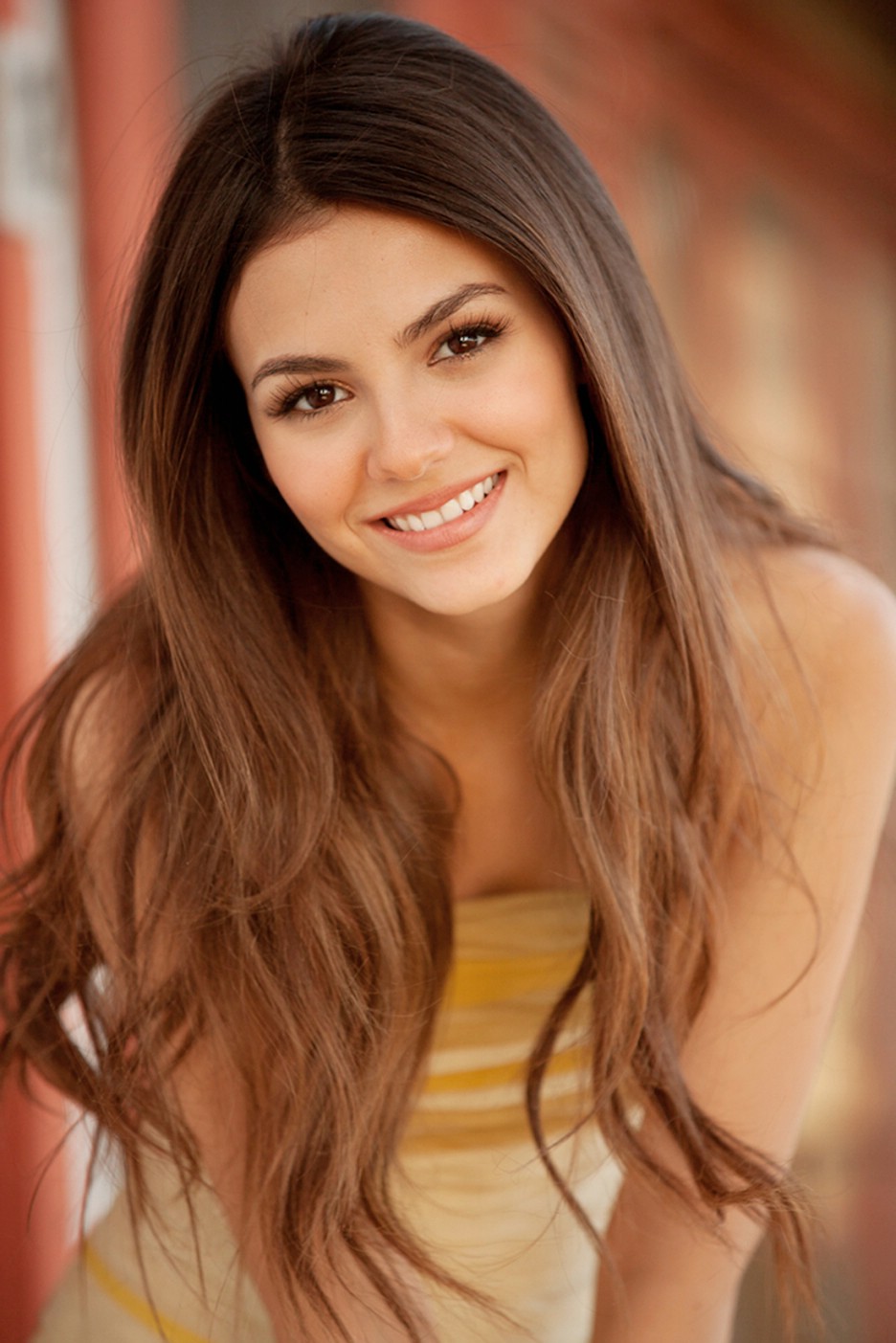 Hd Victoria Justice Smiling Look Still Download Background Mobile Free Images